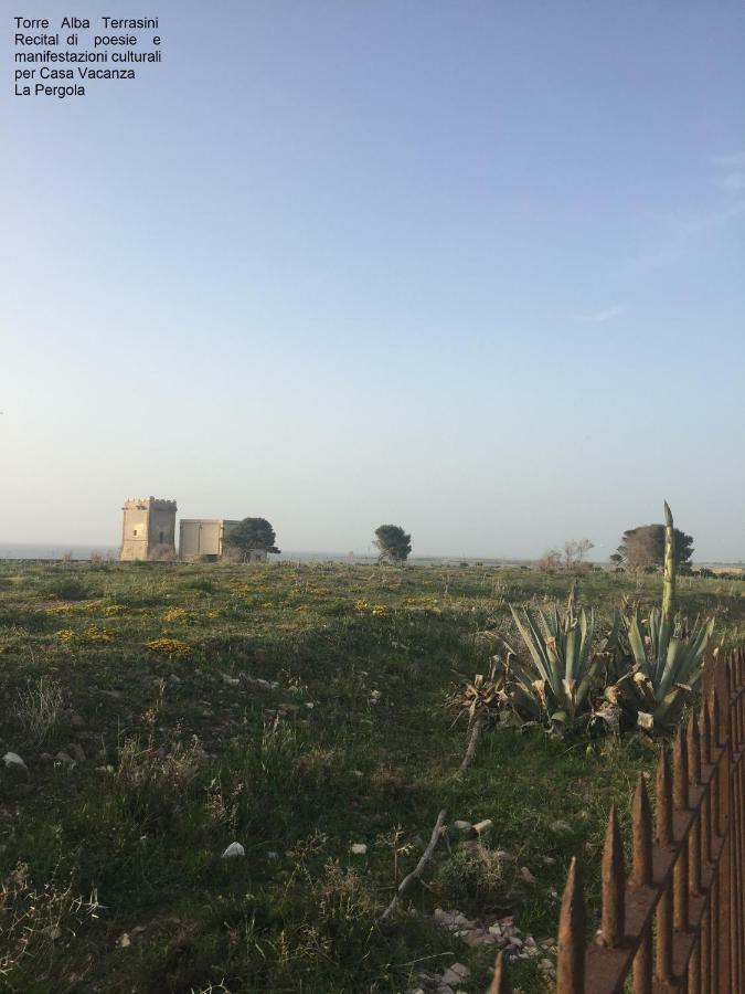 泰拉西尼Casa Vacanze La Pergola@别墅 外观 照片